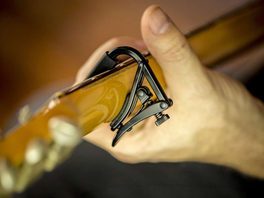 Shubb C1K Noir - kapodaster do gitary akustycznej | elektrycznej - czarny - obrazek 3