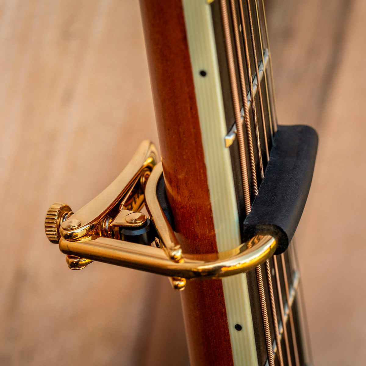 Shubb C2B Original - Kapodaster do gitary klasycznej - mosiężny - obrazek 4