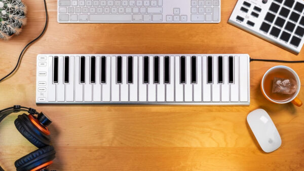 ESI xKey 37 - kontroler MIDI - obrazek 4