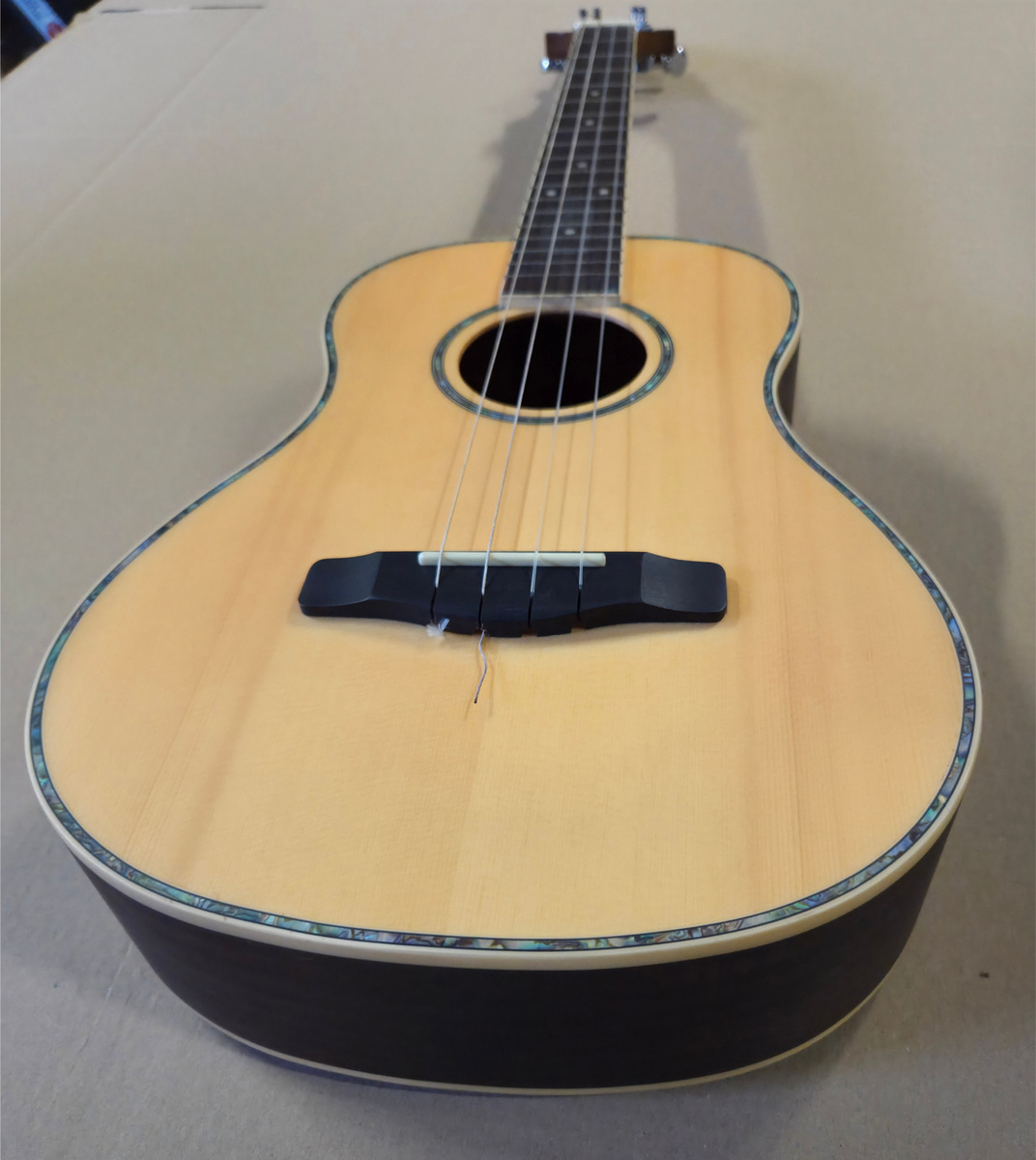Samick UK-70B NS - ukulele barytonowe - Powystawowe - obrazek 4